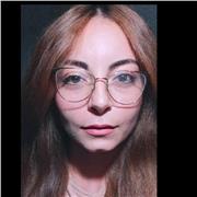 ingénieur en informatique, basée sur Paris, enseignante  en anglais et en informatique